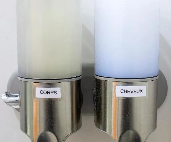 Promenade D'automne - Netflix & Wifi - Climatisation- Parking Gratuit - Check-in 24h24 - Emplacement Velos - Goodmarning Lägenhet Châlons-en-Champagne