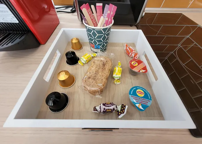 Promenade D'automne - Netflix & Wifi - Climatisation- Parking Gratuit - Check-in 24h24 - Emplacement Velos - Goodmarning Lägenhet