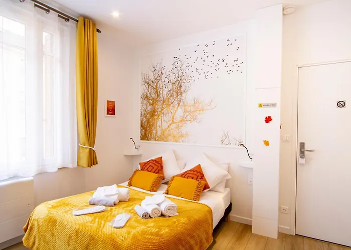 Promenade D'automne - Netflix & Wifi - Climatisation- Parking Gratuit - Check-in 24h24 - Emplacement Velos - Goodmarning * Châlons-en-Champagne