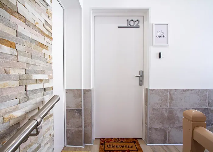 Promenade D'automne - Netflix & Wifi - Climatisation- Parking Gratuit - Check-in 24h24 - Emplacement Velos - Goodmarning * Châlons-en-Champagne